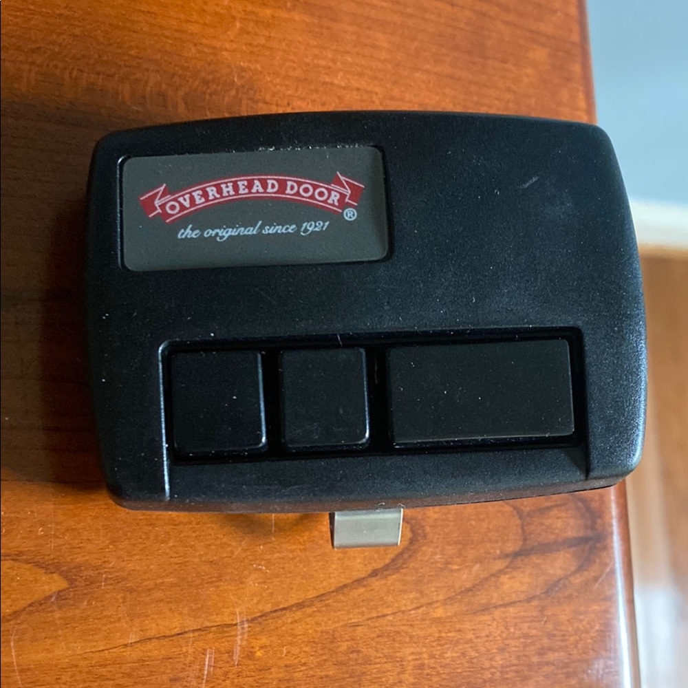 Overhead Door Remote. Model 390TR3. 3 door capacity.